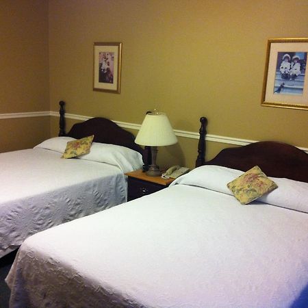 Baddeck Inlet Lynwood Inn מראה חיצוני תמונה