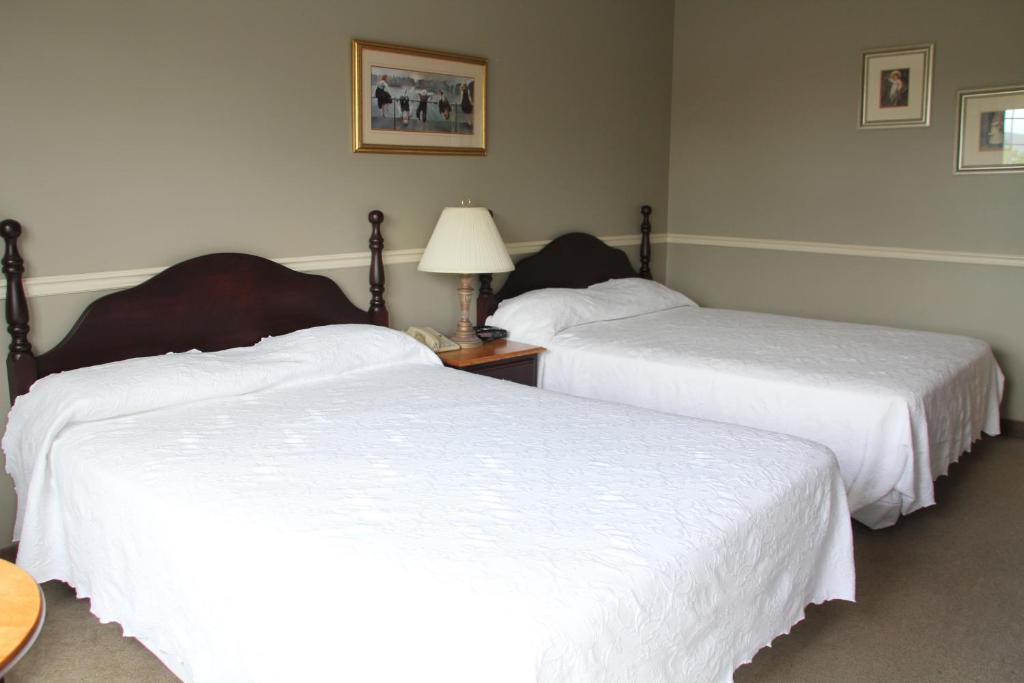 Baddeck Inlet Lynwood Inn מראה חיצוני תמונה